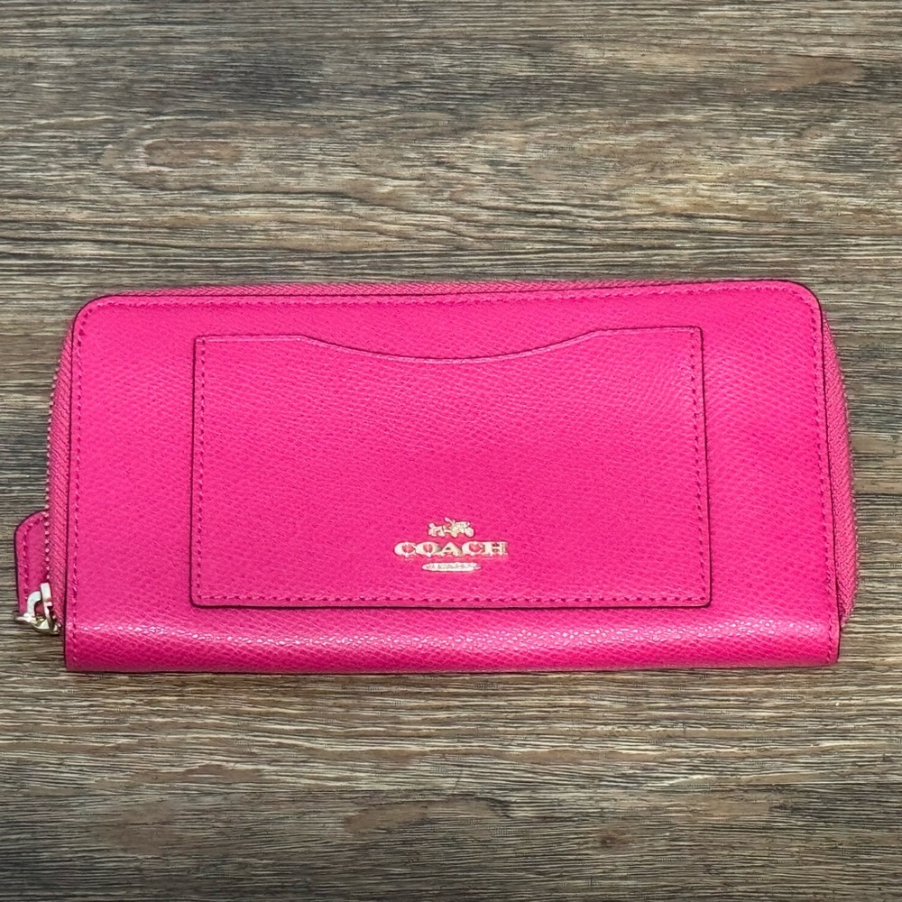 NEW RARE - Coach Pink Leather Wallet with Gold Logo